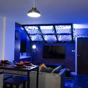 Stunning Two Bed Centre Apartment Leeds (West Yorkshire)