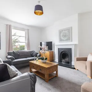 Fabulous, Vibrant, Town House, Bath Road Holiday home Cheltenham